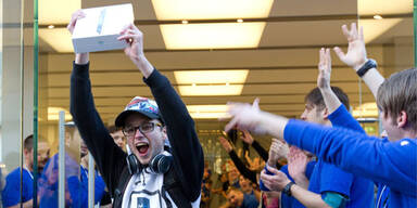 iPad-Fans stürmen die Apple-Shops