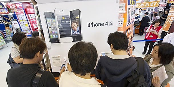 Für iPhone 4S-Fans hieß es Schlange stehen