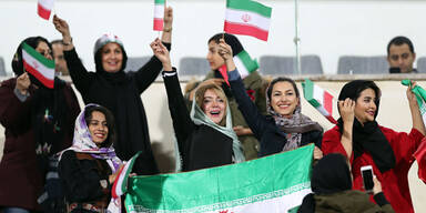 Erstmals Frauen bei einem Länderspiel im Iran