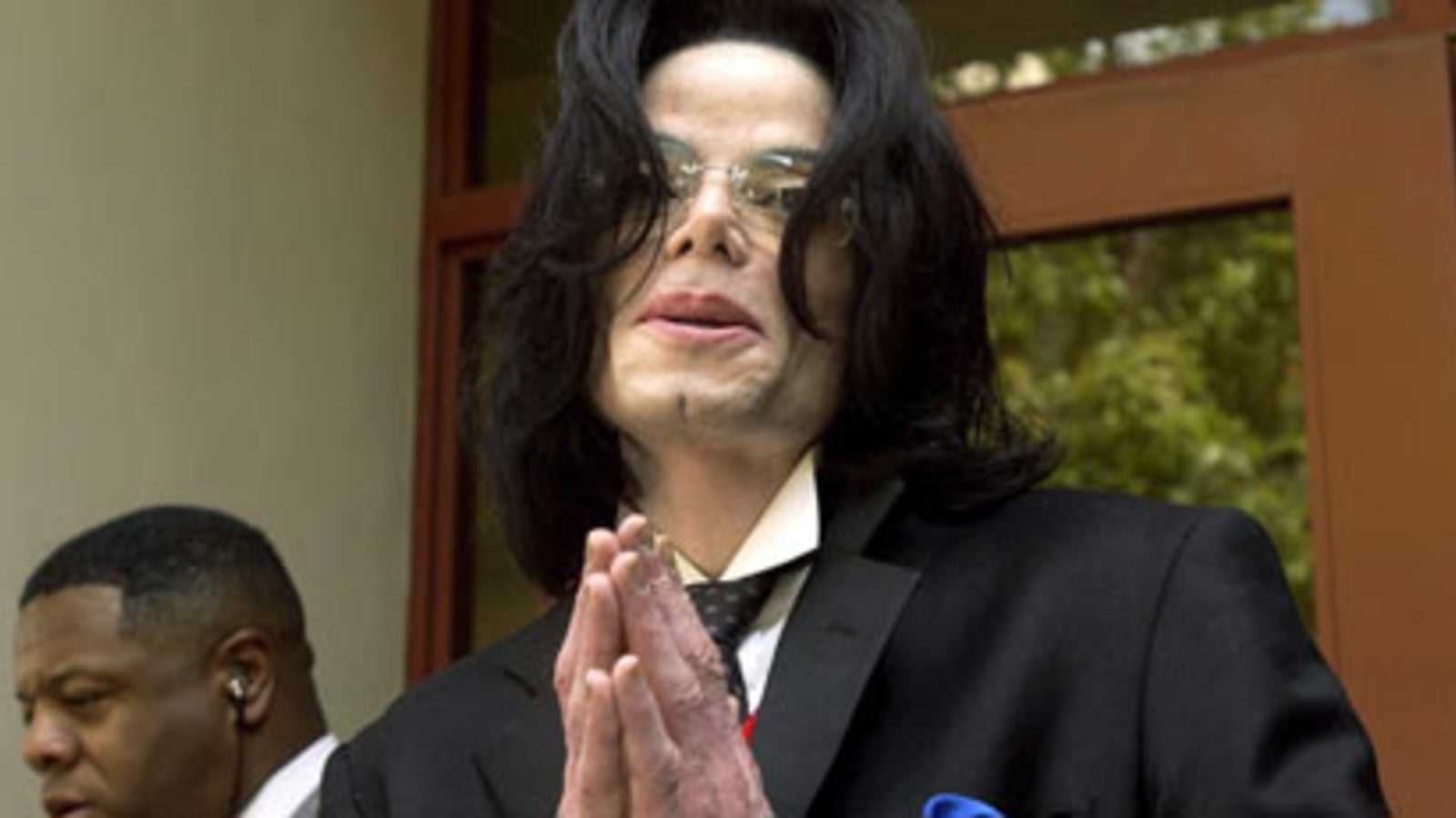 Durchsuchungen bei Jacksons Ärzten stars24