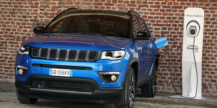 Renegade und Compass mit Plug-in-Hybrid starten