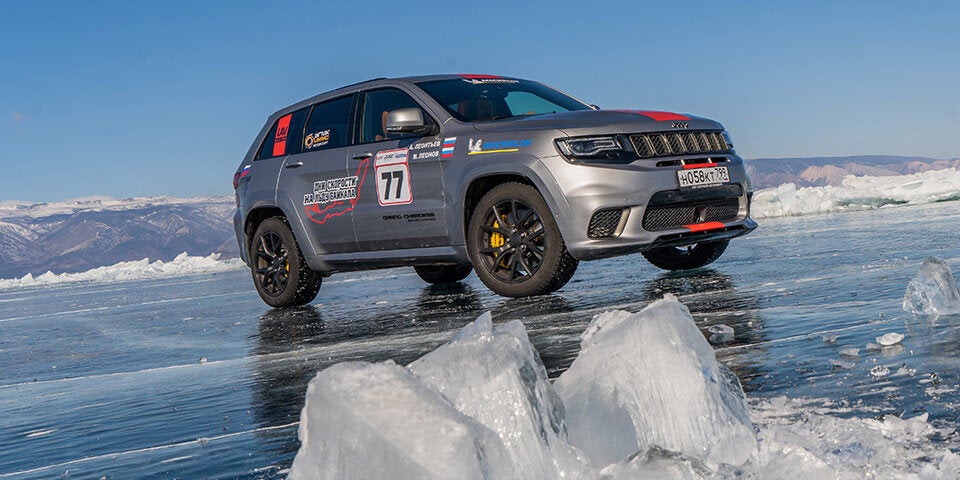 Jeep mit neuem Speed-Rekord auf Eis