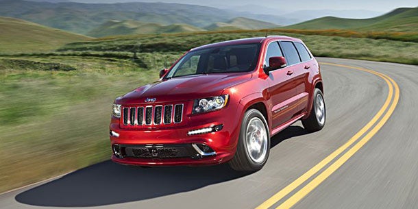 Zwei heiße SRT8-Jeeps für Alonso und Massa