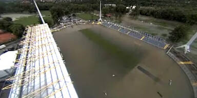Stadion in Jena komplett überflutet