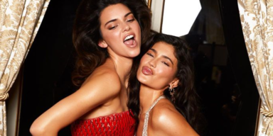 Kylie und Kendall Jenner im Schiaparelli Style-Duell