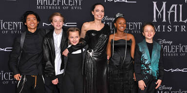 Maleficent 2: Jolie strahlt mit Kids bei Premiere
