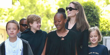 Ex-Nanny packt aus: Jolie gibt Kindern Alkohol