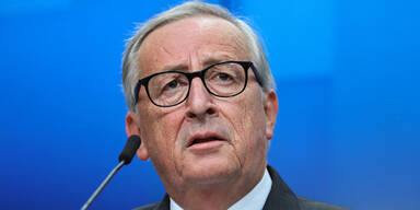 Bargeld: Juncker hält Nehammer-Vorstoß für ''Theater''