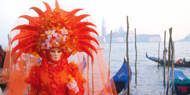 Zum Karneval nach Venedig