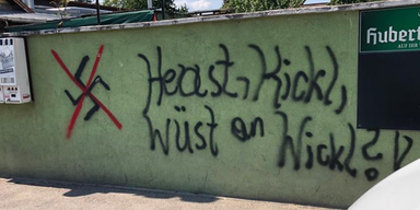 Graffiti-Vandalen beschmieren Lokal vor Kickl-Besuch