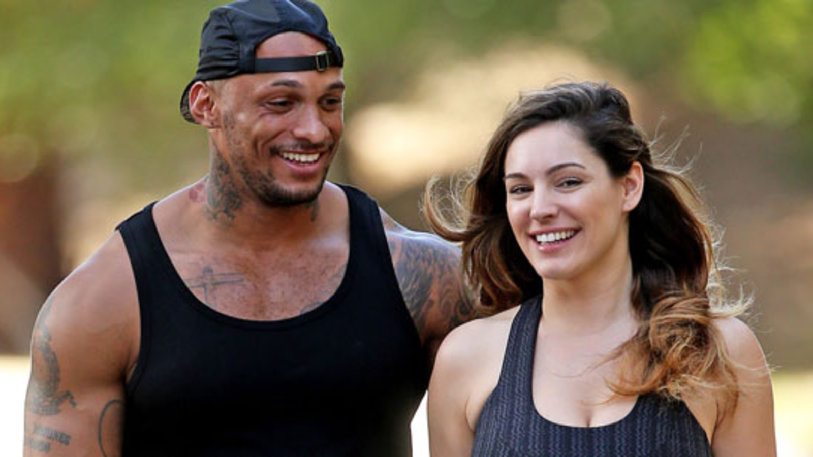 Kelly Brook: Zurück zu ihrem Muskelmann - stars24