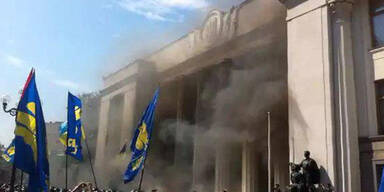 Explosion vor Parlament in Kiew 