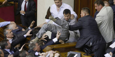 Kiew Parlament Schlägerei Ukraine