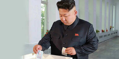 Irrer Kim schreitet zur Wahlurne