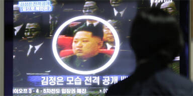Kim Jong-un erstmals bei Manöver