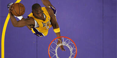 kobe bryant dunk