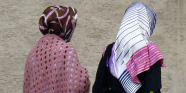 Muslim-Demo gegen Kopftuch-Verbot legt City lahm