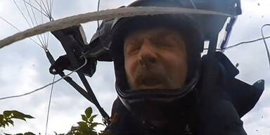 Kratky filmt sich bei Fallschirm-Crash