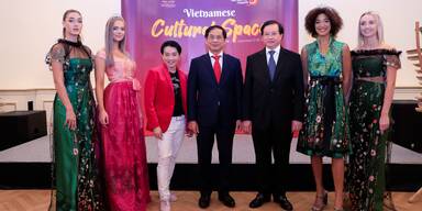 La Hong verbindet mehr als nur die Mode mit Vietnam
