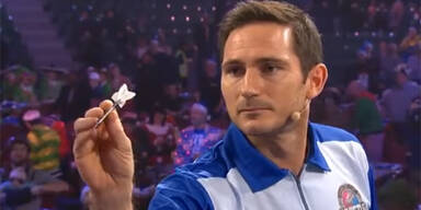 Frank Lampard probiert es mit Darts