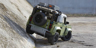 land-rover-defender-lego-2.jpg