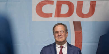 Scholz-Vorsprung schmilzt, CDU-Laschet holt jetzt auf