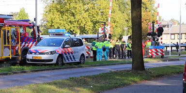 Niederlande: Lastenrad prallte gegen Zug - Vier Kinder tot