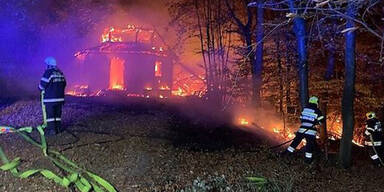 Flammen zerstören steirisches Wahrzeichen