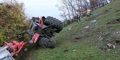 18-Jähriger von Traktor überrollt - tot