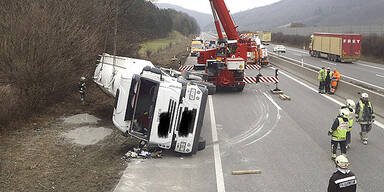 Lkw-Unfall auf der A21 bei Alland