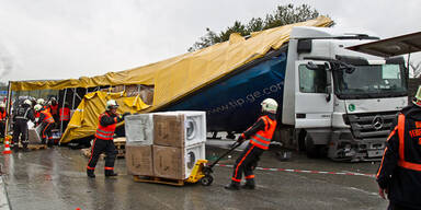 Verkehrschaos nach Lkw-Crash auf der A1