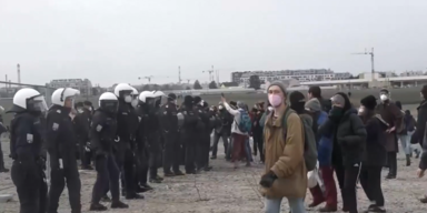 Video zeigt Pfefferspray-Attacke auf Lobau-Aktivisten