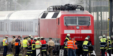Feuer in Zug legt Bahnverkehr lahm