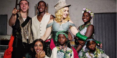 Madonna zeigt ihre sechs Kinder