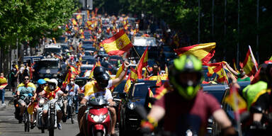 Tausende Spanier fordern bei Anti-Corona-Demos Rücktritt von Sánchez
