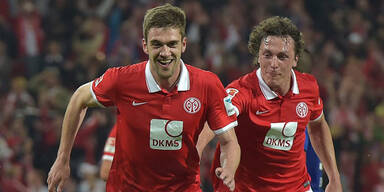 Mainz nach Sieg über Schalke gerettet