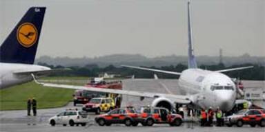 Lufthansa-Airbus in Manchester gerammt