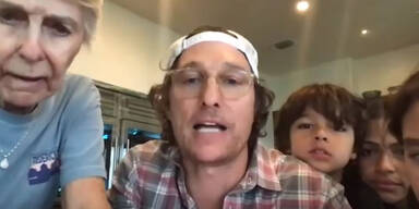 Matthew McConaughey spielt in Coronazeiten Tele-Bingo mit Senioren