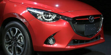 Mazda bringt intelligente LED-Scheinwerfer