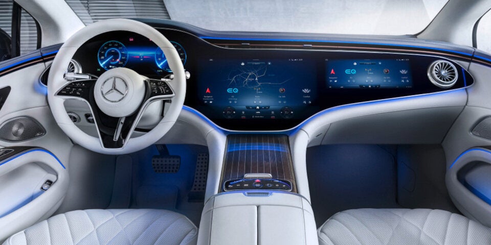 Mercedes zeigt High-Tech-Cockpit des EQS