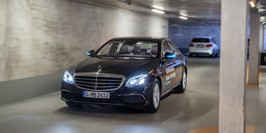 Mercedes-Pkw dürfen nun völlig automatisiert parken