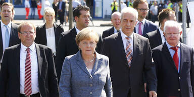 Merkel in Heidenau mit Pfiffen empfangen