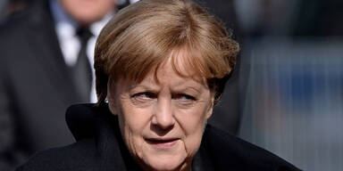 Merkels Kniefall spaltet Europa