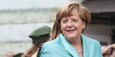 Bayreuth: Merkel brach mit ihrem Stuhl zusammen