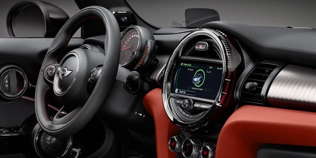 Neues Mini John Cooper Works Cabrio startet