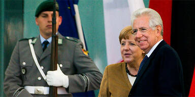 Mario Monti und Angela Merkel