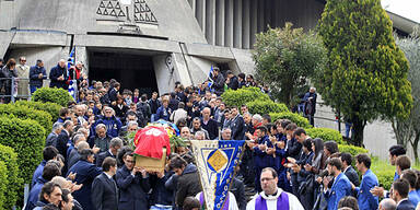 Tausende bei Begräbnis von Morosini