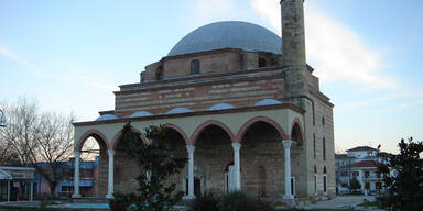 Mob steinigt alte Moschee in Griechenland