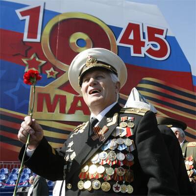 Russen feiern Sieg über Faschismus