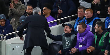 Mourinho bedankt sich bei Ballbuben